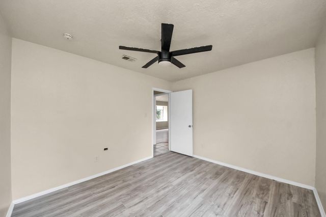 5322 Bulen Avenue, Friendswood, TX 77546
