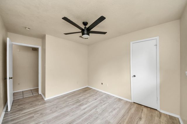 5322 Bulen Avenue, Friendswood, TX 77546
