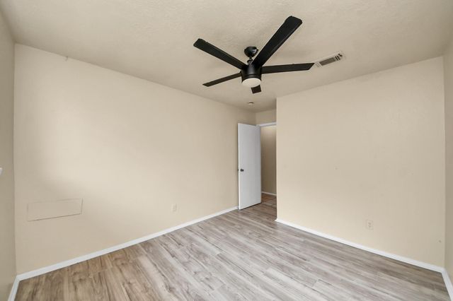 5322 Bulen Avenue, Friendswood, TX 77546