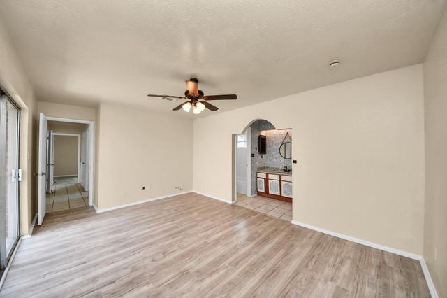 5322 Bulen Avenue, Friendswood, TX 77546