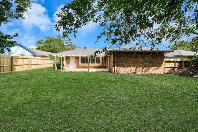 5322 Bulen Avenue, Friendswood, TX 77546
