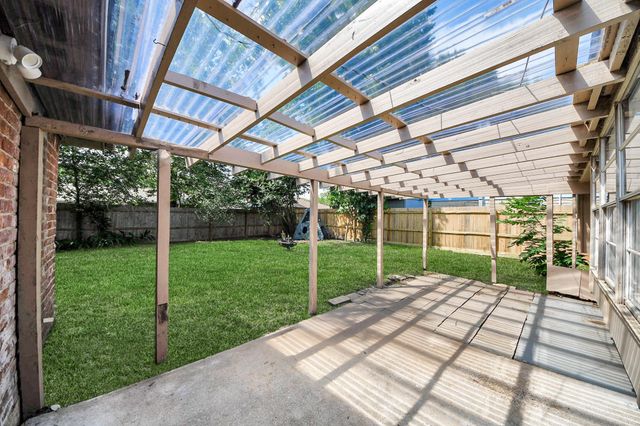 5322 Bulen Avenue, Friendswood, TX 77546