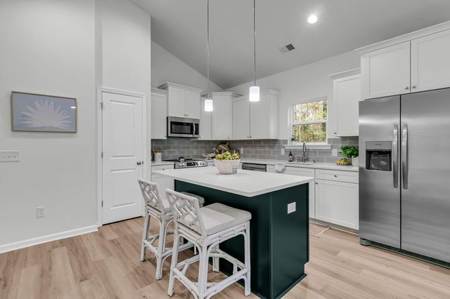 201 Challedon Drive, Summerville, SC 29485