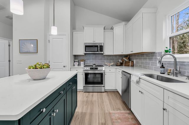 201 Challedon Drive, Summerville, SC 29485