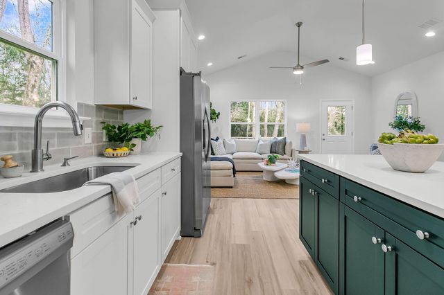 201 Challedon Drive, Summerville, SC 29485