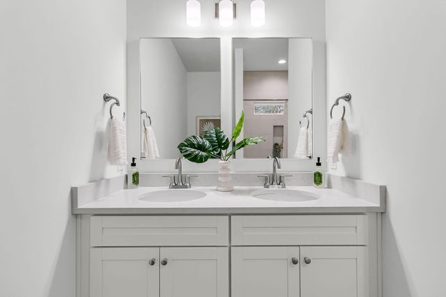 201 Challedon Drive, Summerville, SC 29485