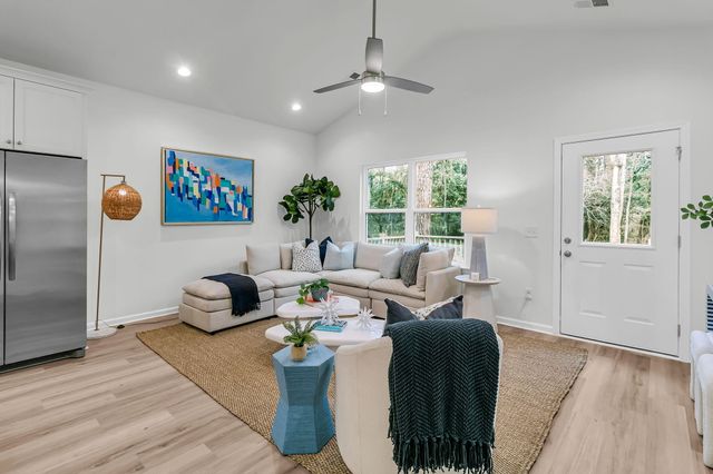 201 Challedon Drive, Summerville, SC 29485