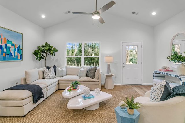 201 Challedon Drive, Summerville, SC 29485