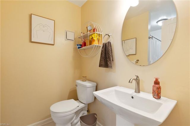 1379 Ivywood RD, Virginia Beach, VA 23453