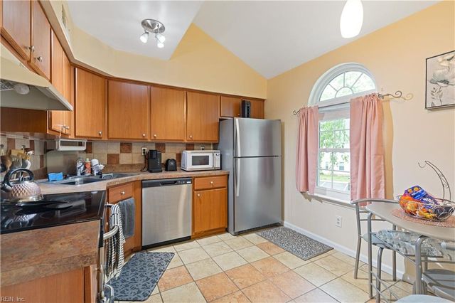 1379 Ivywood RD, Virginia Beach, VA 23453