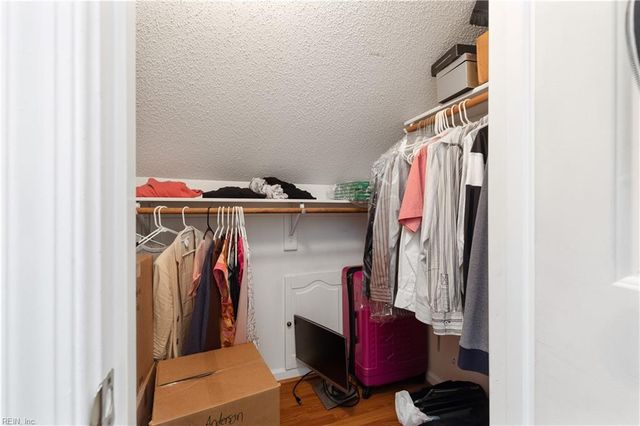 1379 Ivywood RD, Virginia Beach, VA 23453