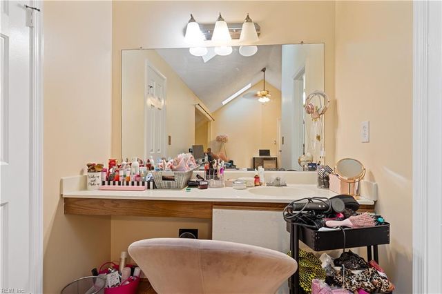 1379 Ivywood RD, Virginia Beach, VA 23453