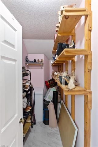 1379 Ivywood RD, Virginia Beach, VA 23453