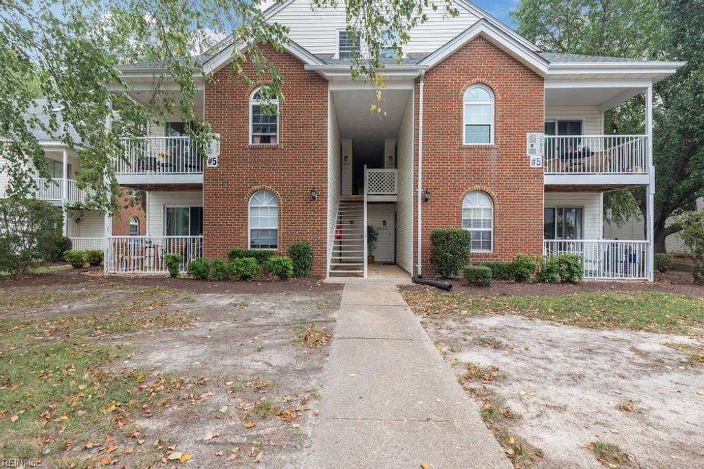 1379 Ivywood RD, Virginia Beach, VA 23453