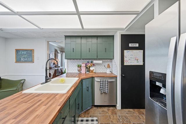 1330 CAMP GIFFORD RD Road, Bellevue, NE 68005