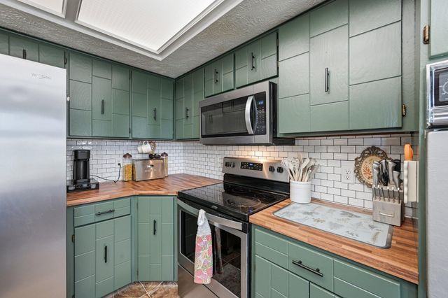 1330 CAMP GIFFORD RD Road, Bellevue, NE 68005