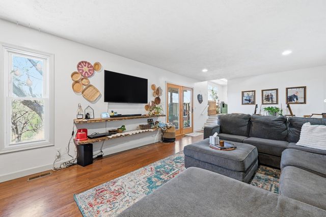 1330 CAMP GIFFORD RD Road, Bellevue, NE 68005