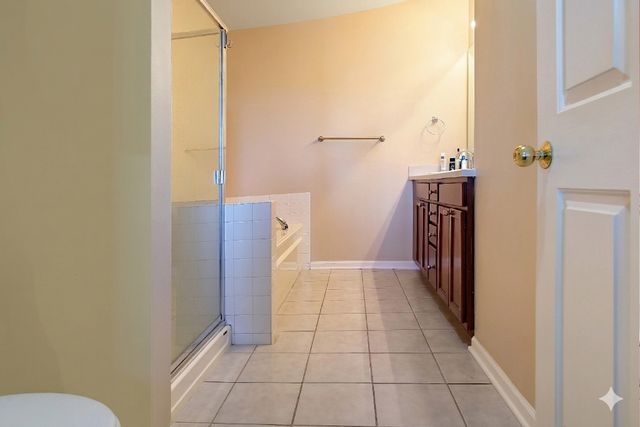 343 W Old Town Court 708, Chicago, IL 60610