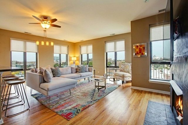 343 W Old Town Court 708, Chicago, IL 60610