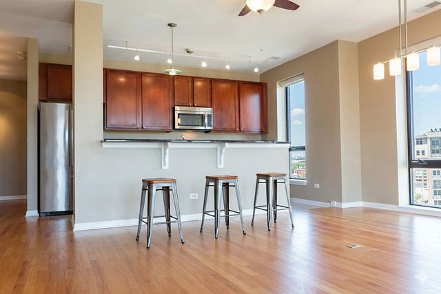 343 W Old Town Court 708, Chicago, IL 60610