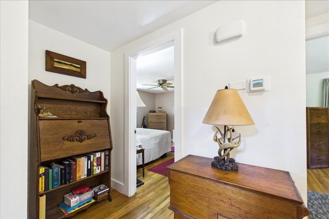 1876 Phinneys Ln, Barnstable, MA 02630