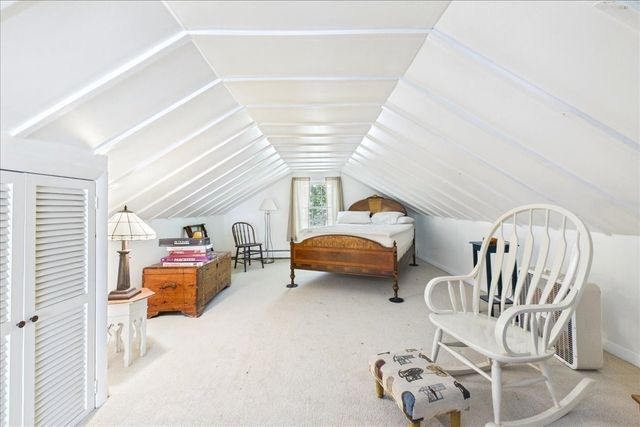 1876 Phinneys Ln, Barnstable, MA 02630