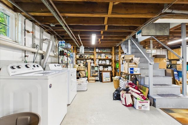 1876 Phinneys Ln, Barnstable, MA 02630