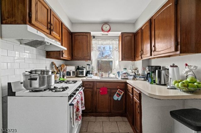 30 Lindsley Ave, West Orange Twp., NJ 07052