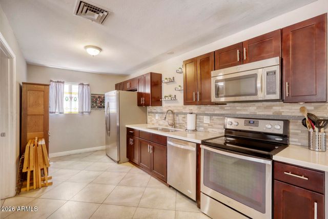 1220 S GRAND Drive, Apache Junction, AZ 85120