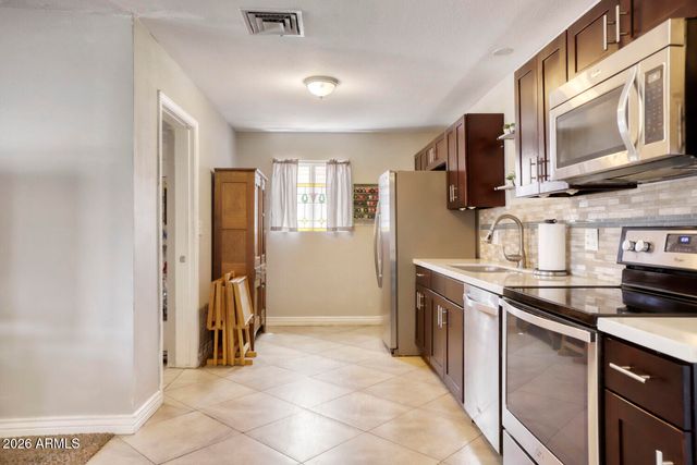1220 S GRAND Drive, Apache Junction, AZ 85120