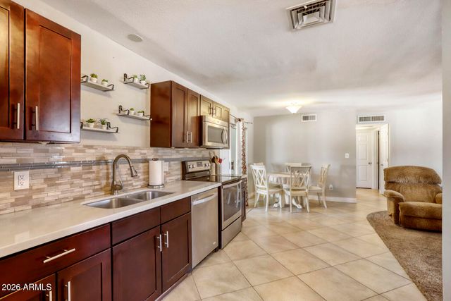 1220 S GRAND Drive, Apache Junction, AZ 85120