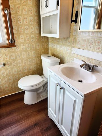922 Hober Ave 2, Mckees Rocks, PA 15136