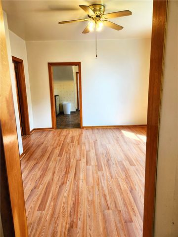 922 Hober Ave 2, Mckees Rocks, PA 15136