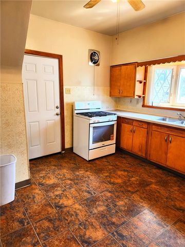 922 Hober Ave 2, Mckees Rocks, PA 15136