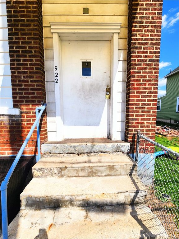922 Hober Ave 2, Mckees Rocks, PA 15136