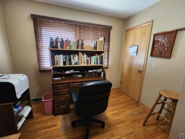 1402 Luther St, Emporia, KS 66801