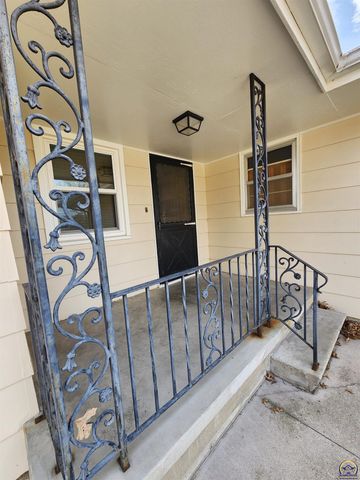 1402 Luther St, Emporia, KS 66801