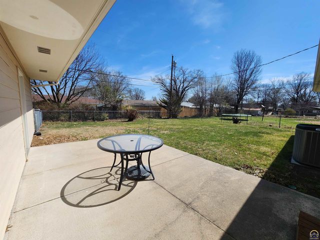 1402 Luther St, Emporia, KS 66801