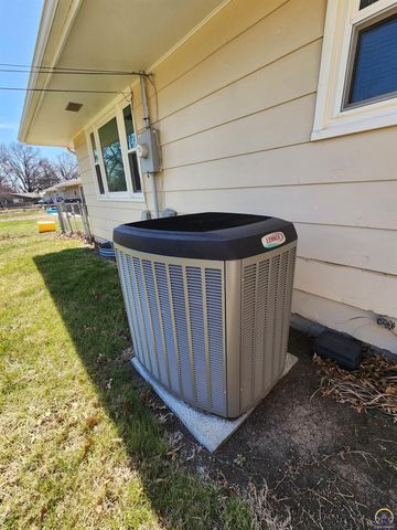 1402 Luther St, Emporia, KS 66801