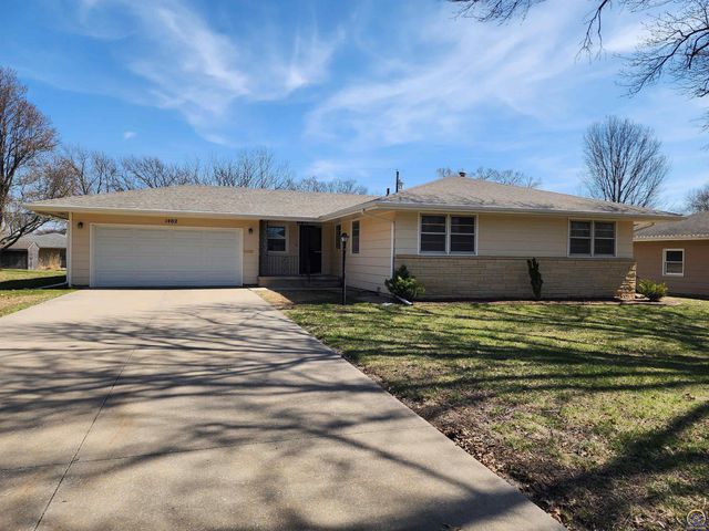 1402 Luther St, Emporia, KS 66801