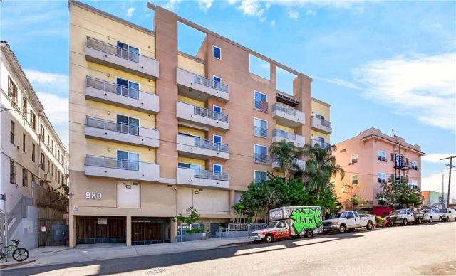 980 S Oxford 303, Los Angeles, CA 90006