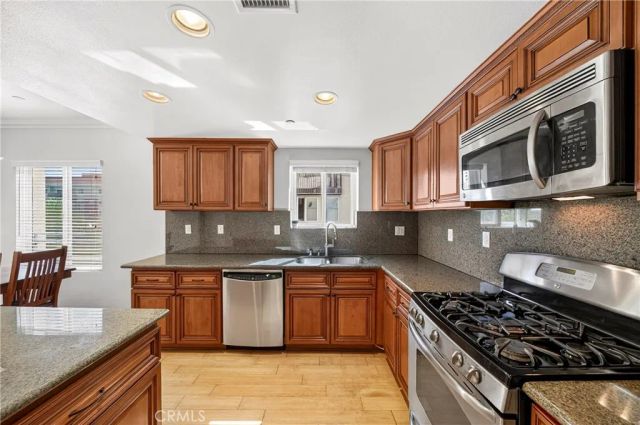 980 S Oxford 303, Los Angeles, CA 90006