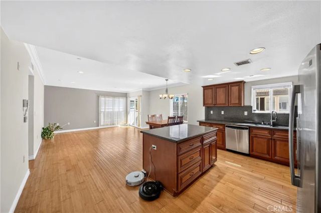 980 S Oxford 303, Los Angeles, CA 90006