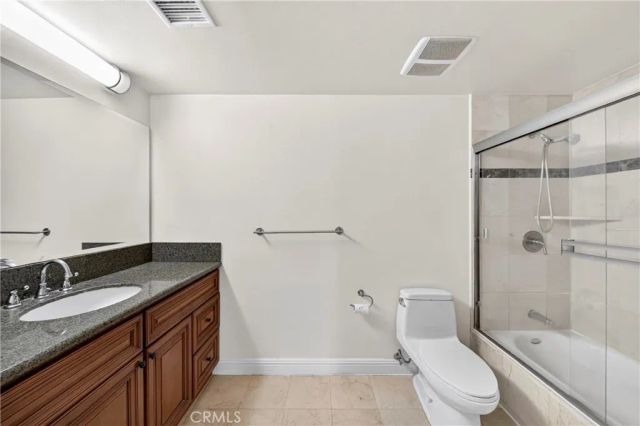 980 S Oxford 303, Los Angeles, CA 90006