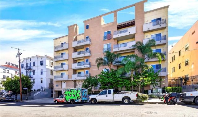 980 S Oxford 303, Los Angeles, CA 90006