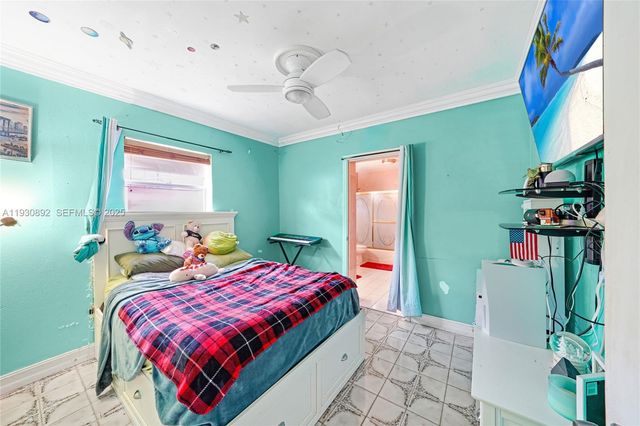 618 W 32nd St, Hialeah, FL 33012