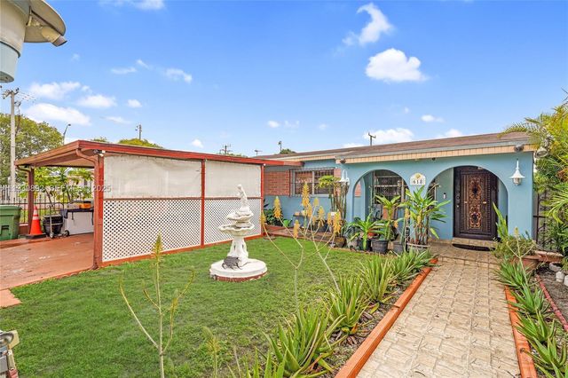 618 W 32nd St, Hialeah, FL 33012