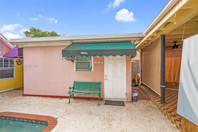 618 W 32nd St, Hialeah, FL 33012