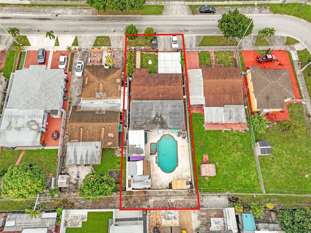 618 W 32nd St, Hialeah, FL 33012