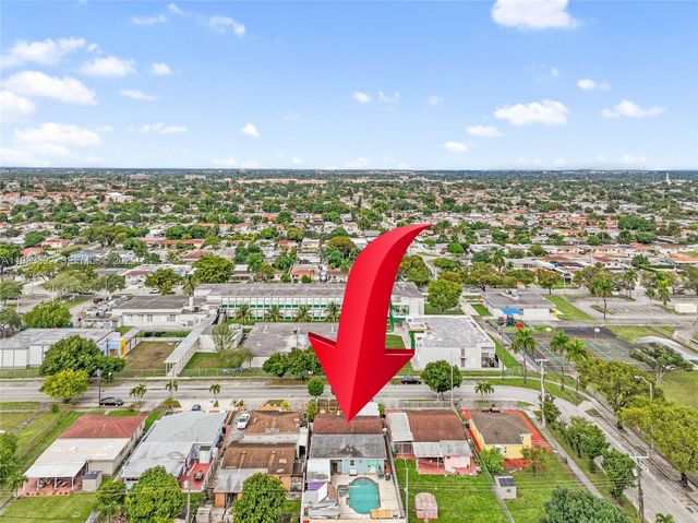 618 W 32nd St, Hialeah, FL 33012